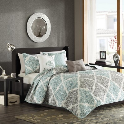 Olliix Claire 6 Piece Printed Quilt Set with Throw Pillows Aqua