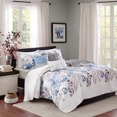 Olliix Luna 6 Piece Printed Quilt Set with Throw Pillows Blue