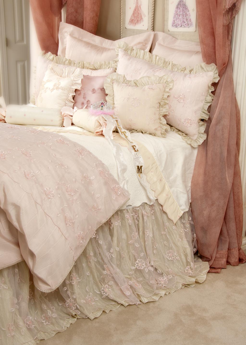 ava-queen-duvet-cover-set-bedding